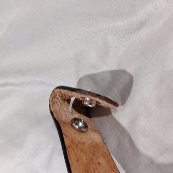 Vintage hand tooled Bald eagle and mountain designed belt - Picture 2 of 3